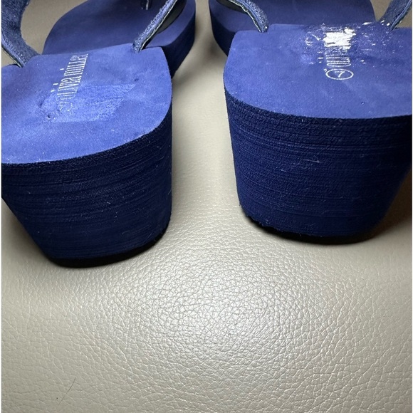 Olivia Miller Rhinestone Wedge Thong Sandal are Size 7 and in EUC - Picture 4 of 6